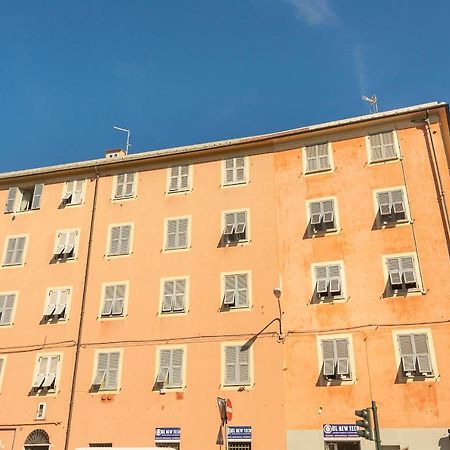 Homes In Genoa - Young Apartment Εξωτερικό φωτογραφία